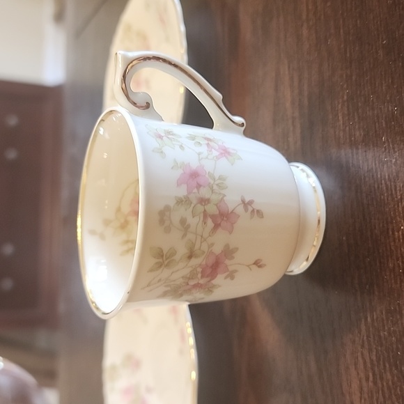 Federal Shape Demitasse Cup and Two Saucers - Picture 5 of 5